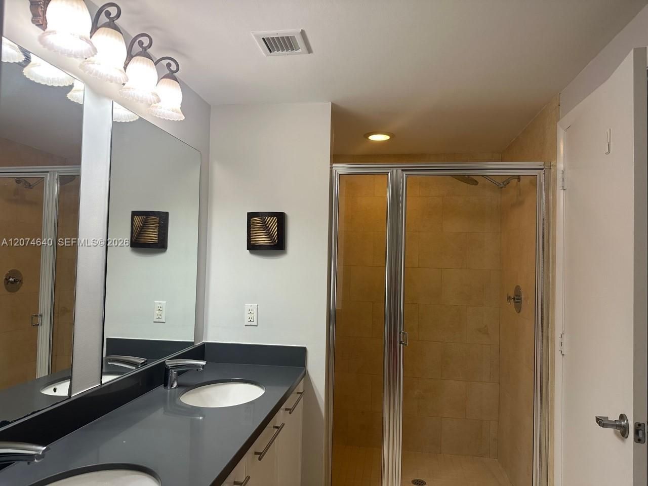 90 SW 3rd St , Unit 4406, Miami, FL 33130 Photo