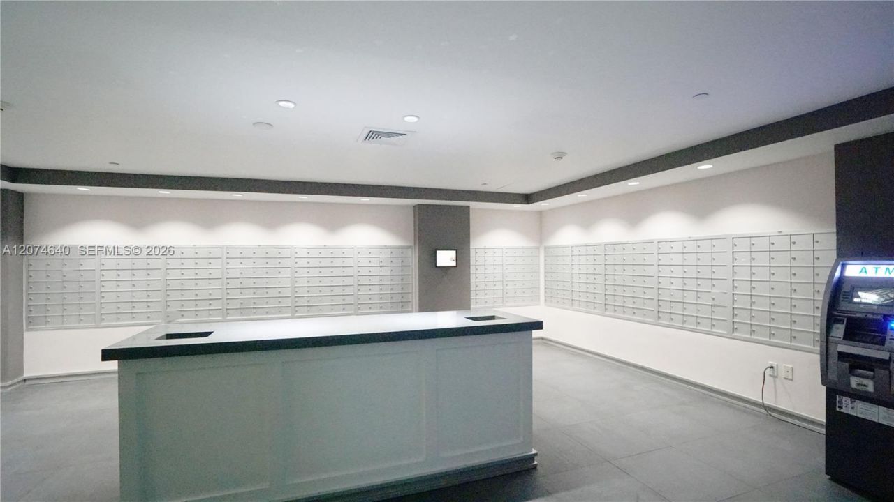 90 SW 3rd St , Unit 4406, Miami, FL 33130 Photo