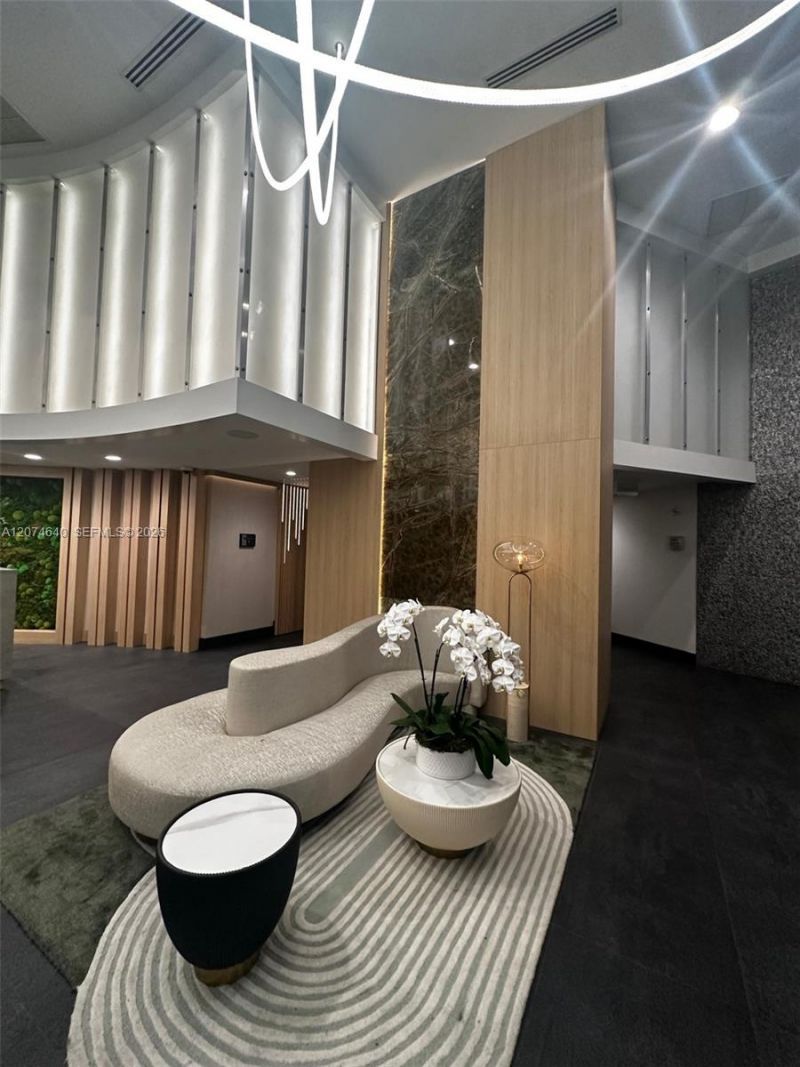 90 SW 3rd St , Unit 4406, Miami, FL 33130 Photo