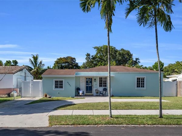 6387 SW 42nd St , South Miami, FL 33155