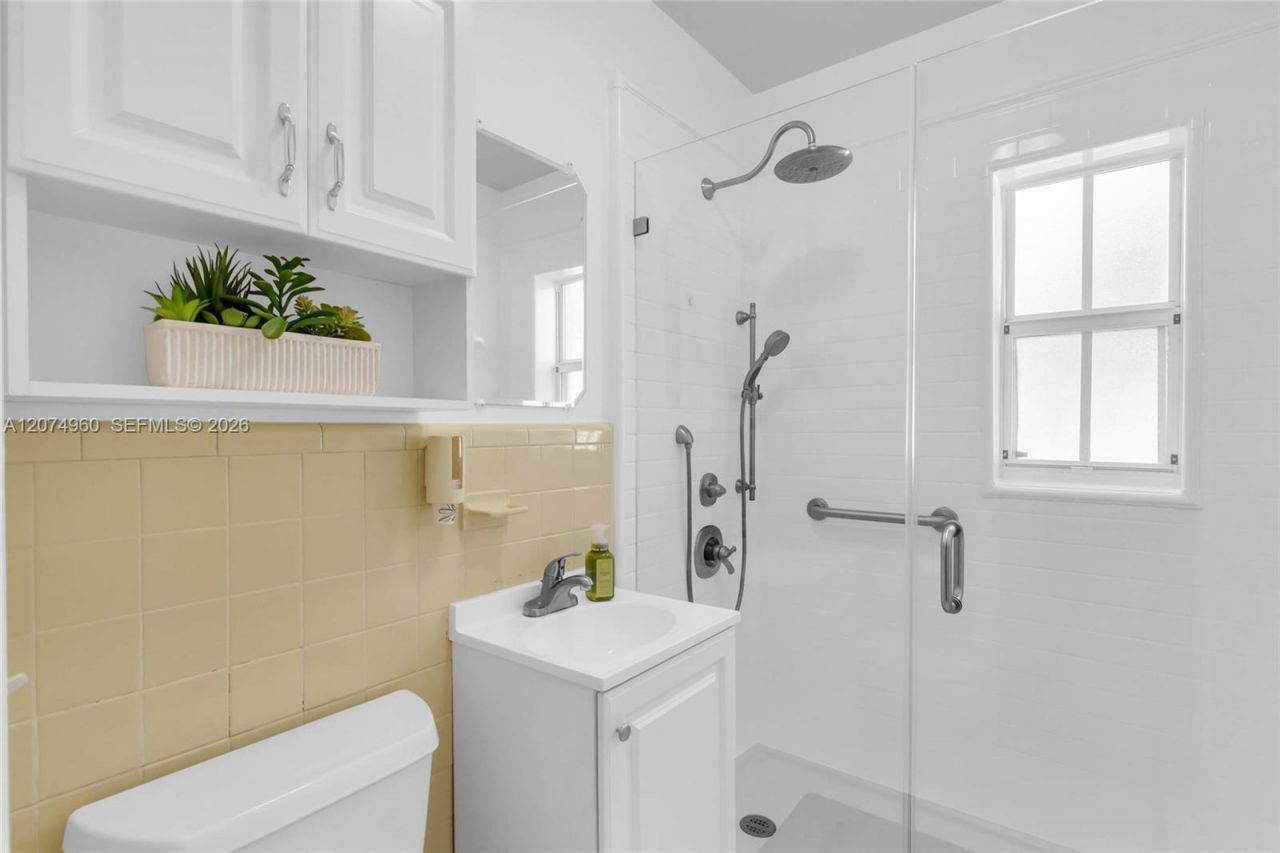 6387 SW 42nd St , South Miami, FL 33155 Photo