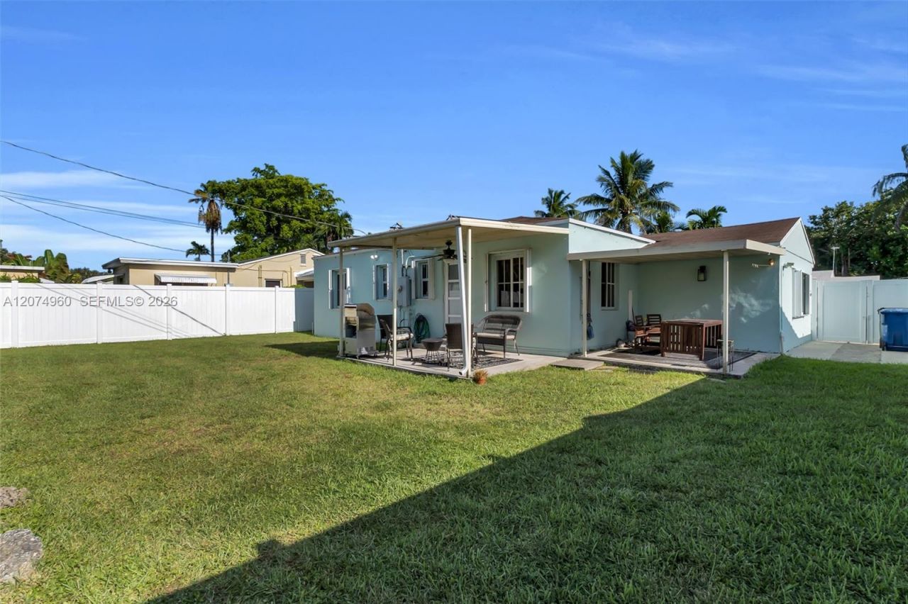 6387 SW 42nd St , South Miami, FL 33155 Photo