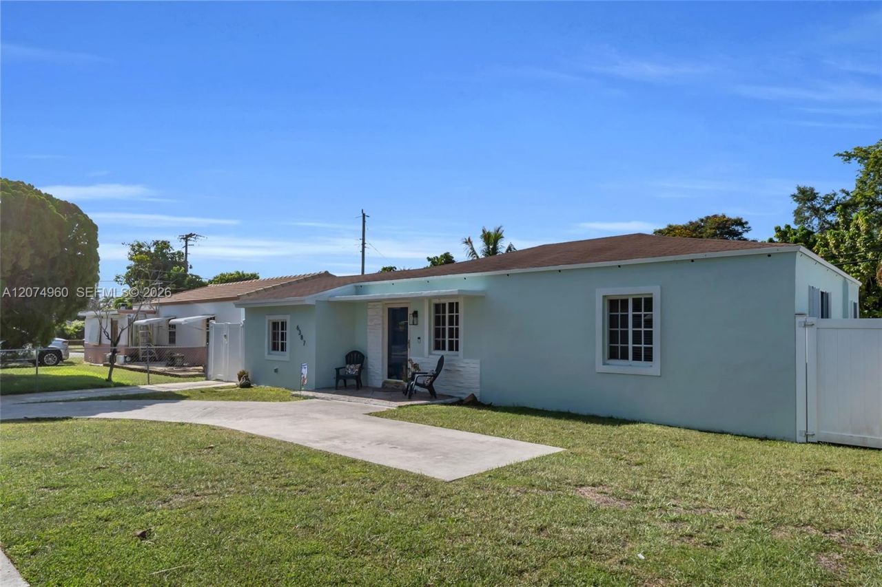 6387 SW 42nd St , South Miami, FL 33155 Photo