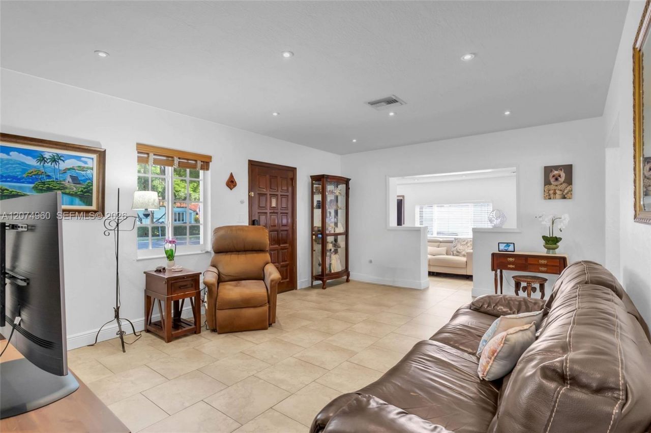 6387 SW 42nd St , South Miami, FL 33155 Photo