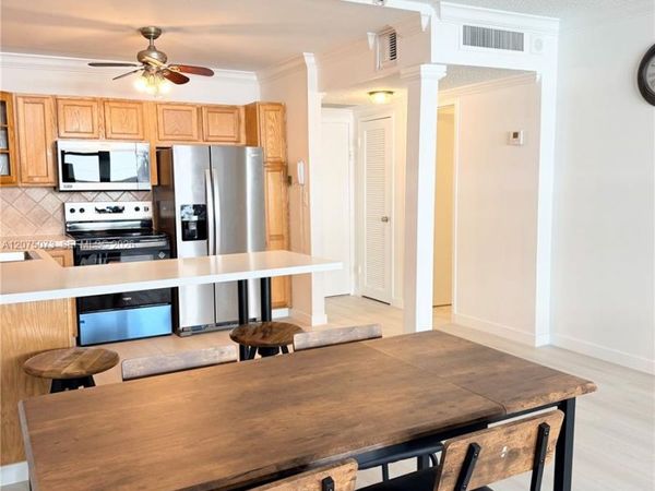 3725 S Ocean Dr, Unit 521, Hollywood, FL 33019