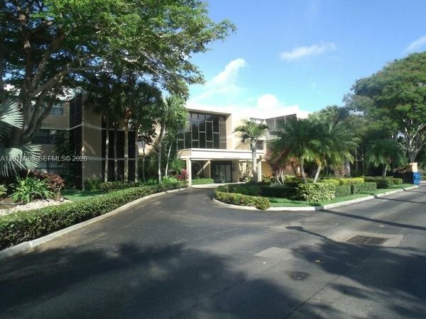 16500 Golf Club Rd, Unit 104, Weston, FL 33326