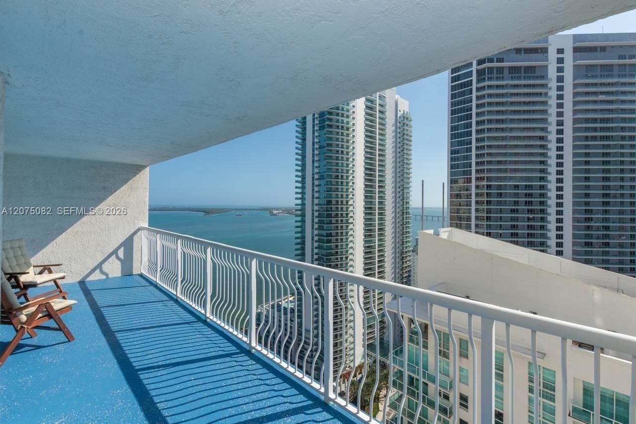 1200 Brickell Bay Dr, Unit 3207, Miami, FL 33131 Photo