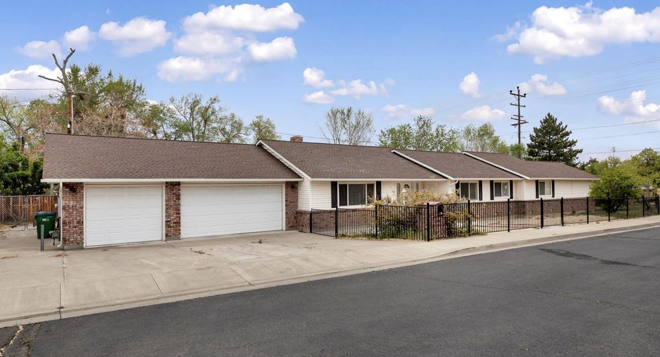 1435 Hunter Lake Drive, Reno, NV 89509 Photo