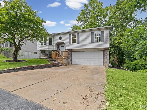 907 Guenzler Drive, Imperial, MO 63052