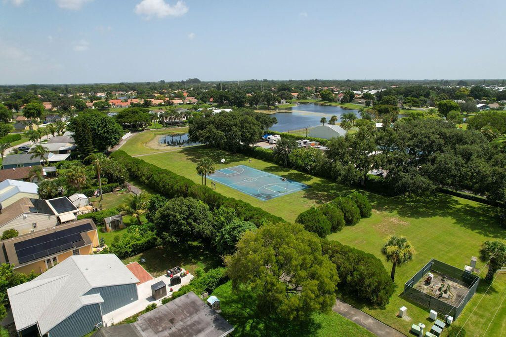 9060 Chrysanthemum Drive, Boynton Beach, FL 33472 Photo