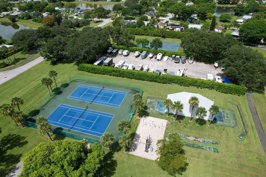 9060 Chrysanthemum Drive, Boynton Beach, FL 33472 Photo