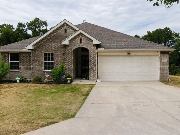 722 Haynie Drive, Runaway Bay, TX 76426
