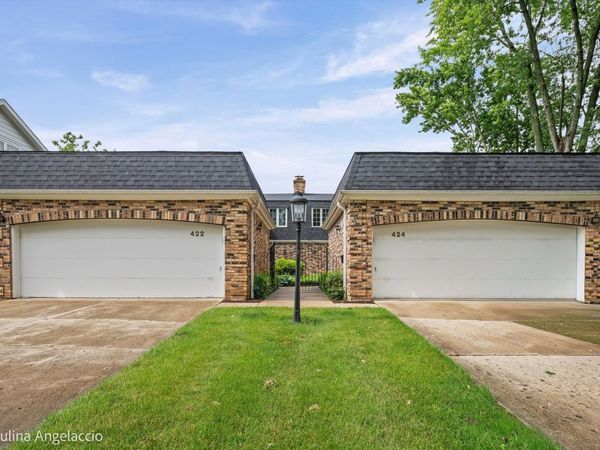 422 E Russell Street , Unit 422-424, Barrington, IL 60010