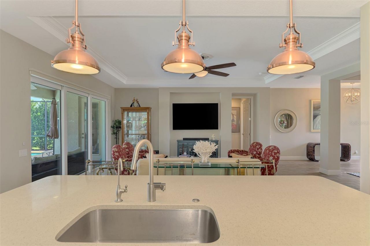 708 Rosemary Circle , Bradenton, FL 34212 Photo
