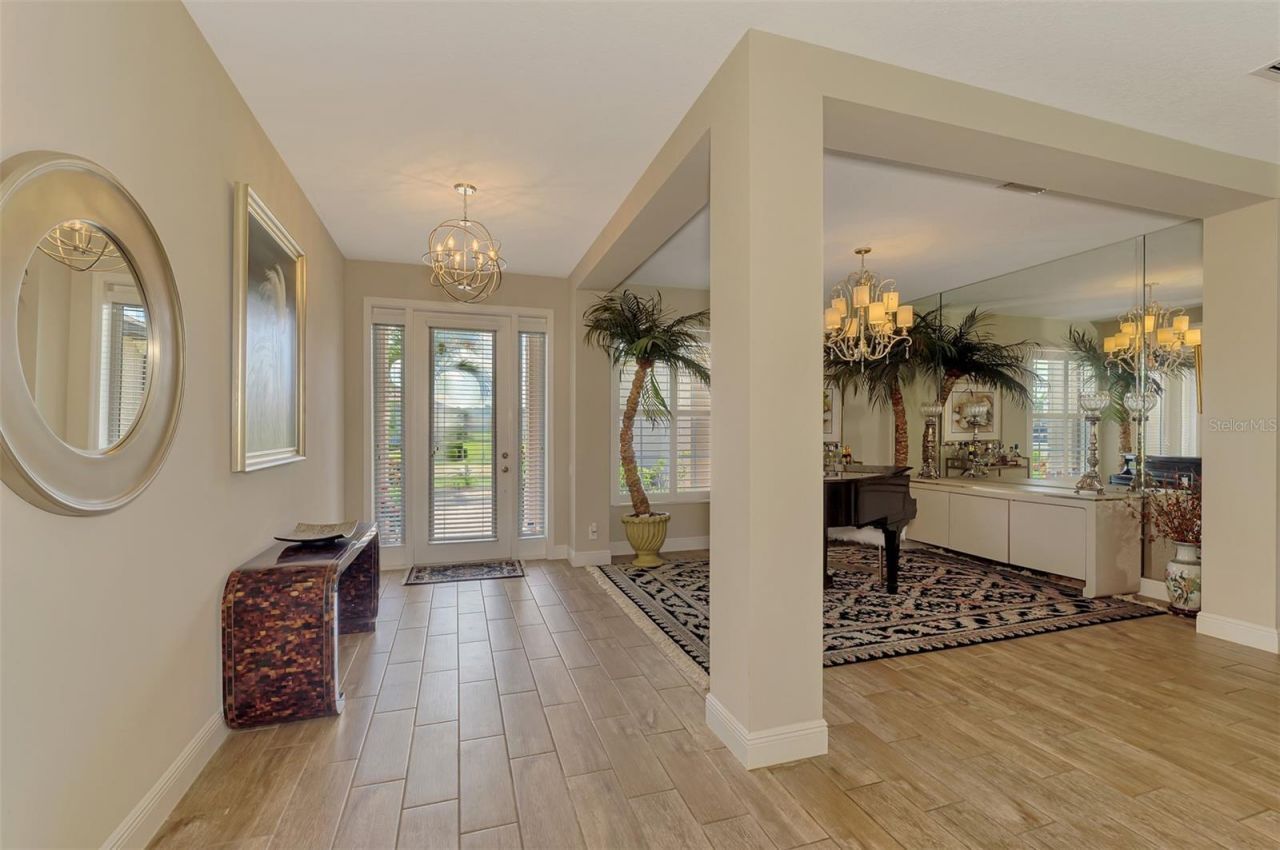 708 Rosemary Circle , Bradenton, FL 34212 Photo