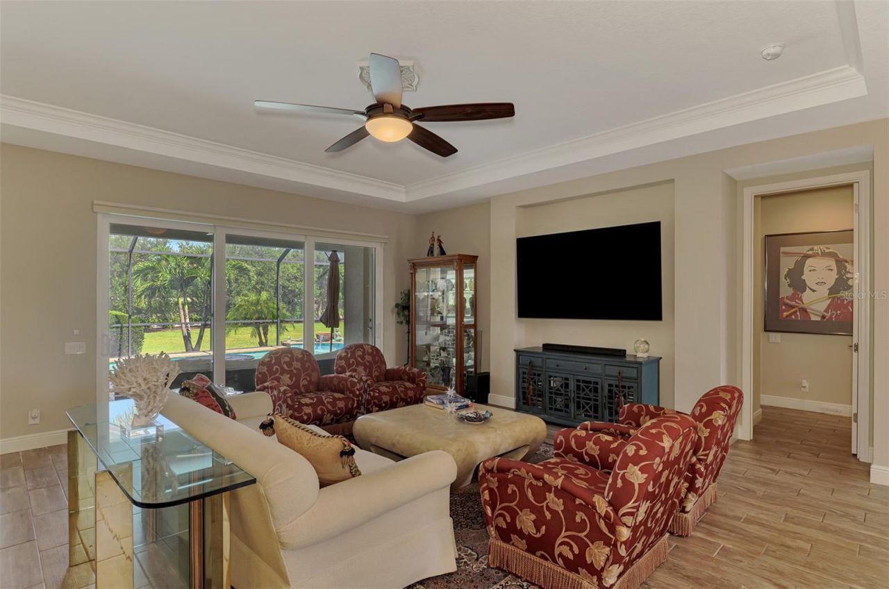 708 Rosemary Circle , Bradenton, FL 34212 Photo
