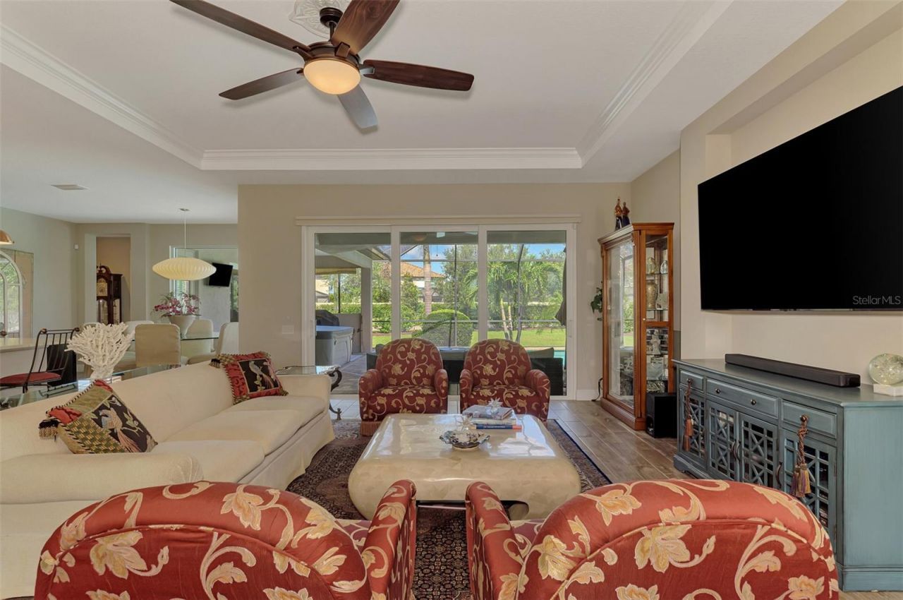 708 Rosemary Circle , Bradenton, FL 34212 Photo