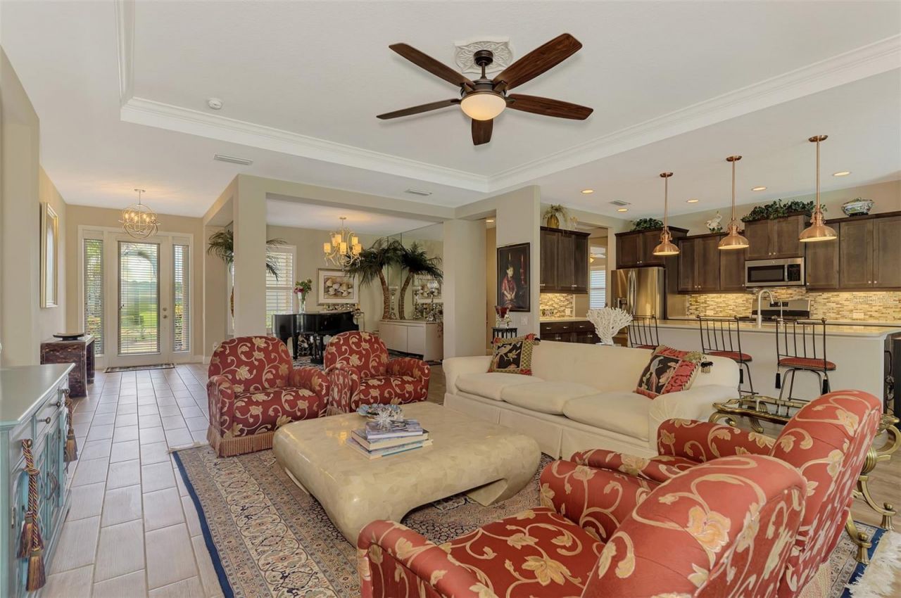 708 Rosemary Circle , Bradenton, FL 34212 Photo