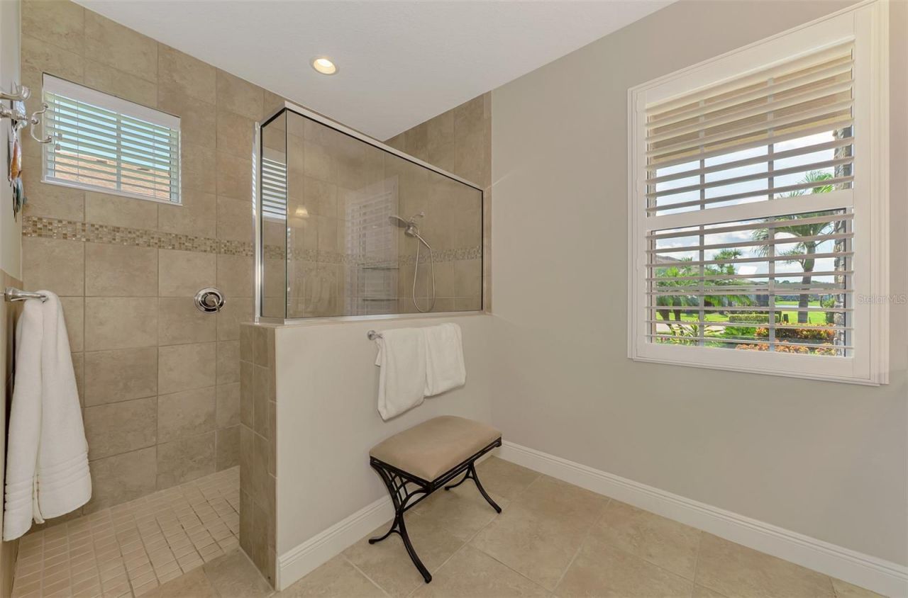 708 Rosemary Circle , Bradenton, FL 34212 Photo