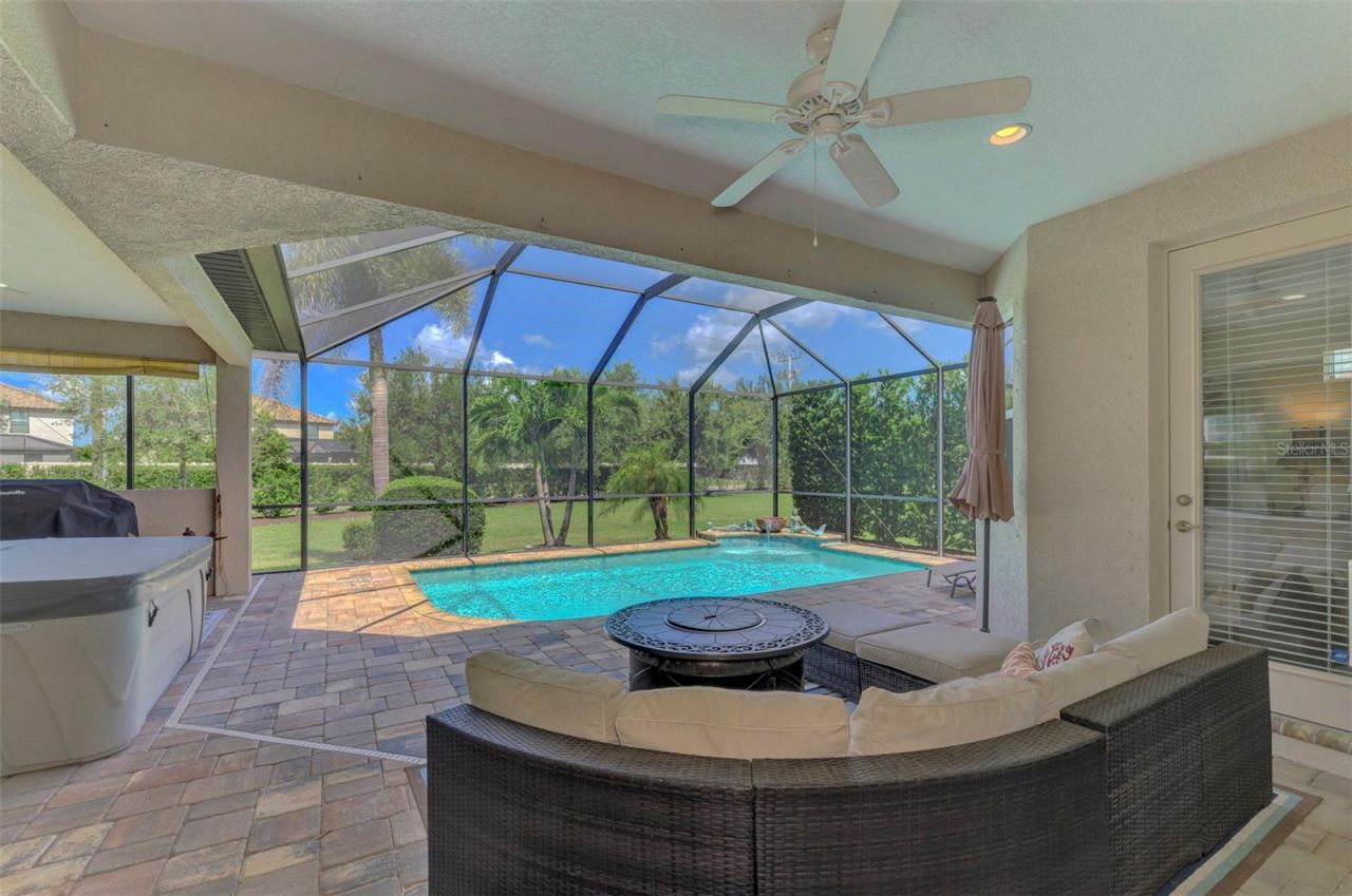 708 Rosemary Circle , Bradenton, FL 34212 Photo