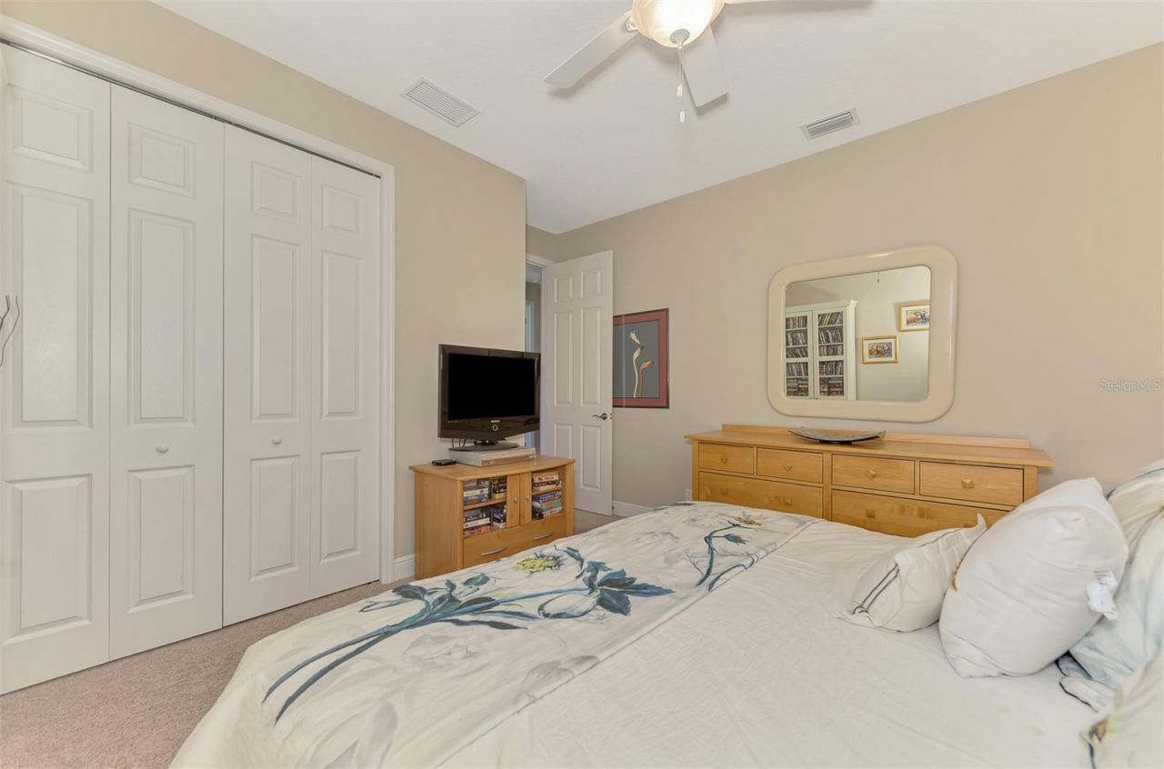 708 Rosemary Circle , Bradenton, FL 34212 Photo