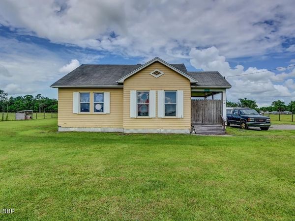 772 N Airport Road, New Smyrna Beach, FL 32168