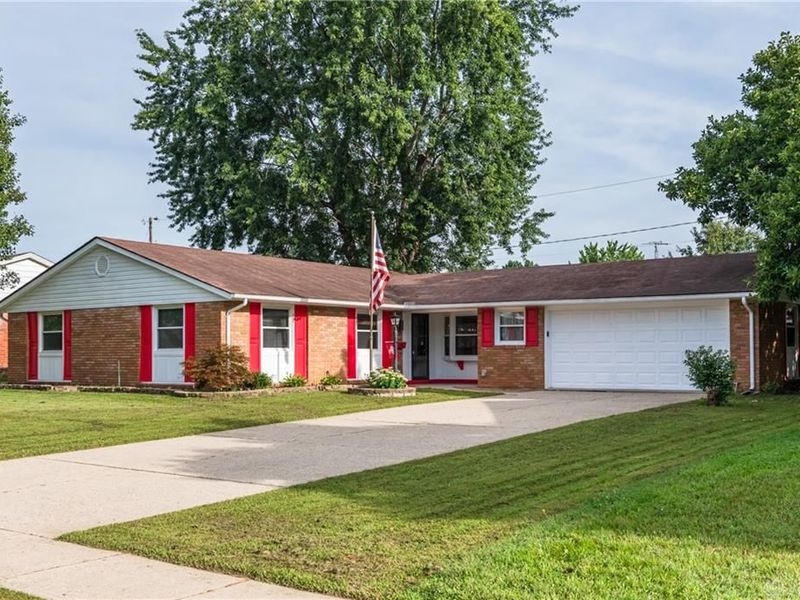 703 W Washington Street, New Carlisle, OH 45344 Photo 2