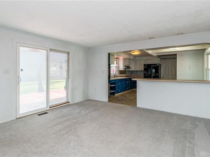 703 W Washington Street, New Carlisle, OH 45344 Photo 7