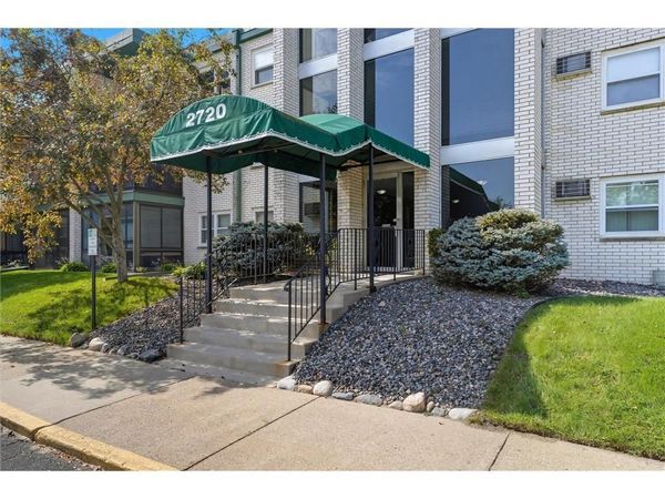 2720 Dale Street N, Unit C113, Roseville, MN 55113
