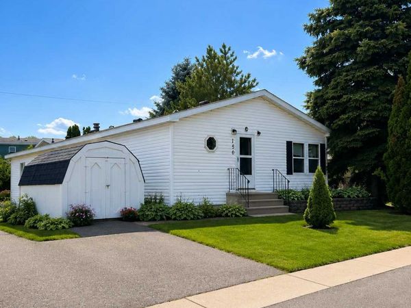 150 Star Circle, Vadnais Heights, MN 55127