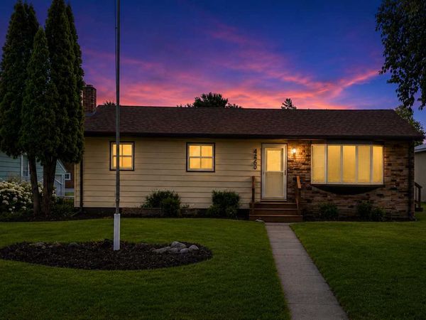 446 Maple Avenue S, Thief River Falls, MN 56701