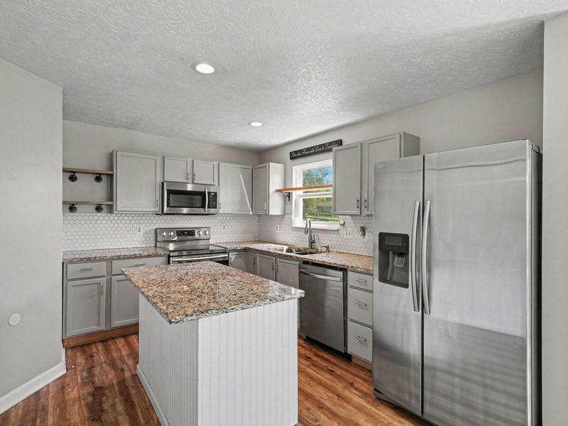 966 Surfridge Drive, Hebron, KY 41048 Photo 9