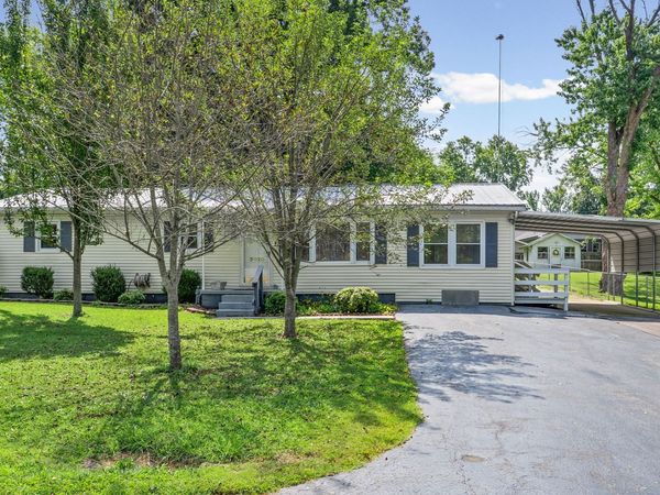 3020 Elinor Dr , Hopkinsville, KY 42240