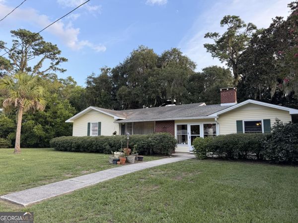 809 Fort King George Drive, Darien, GA 31305