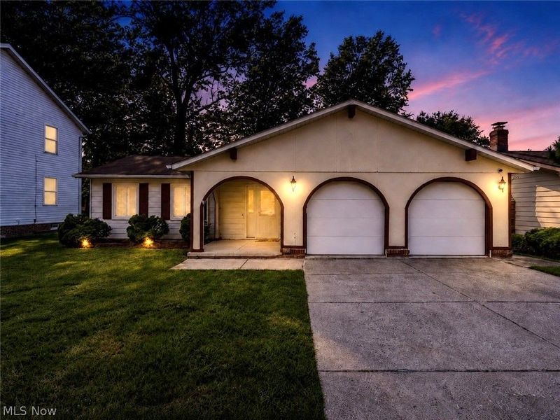 23694 Samuel Drive, Euclid, OH 44143 Photo 4