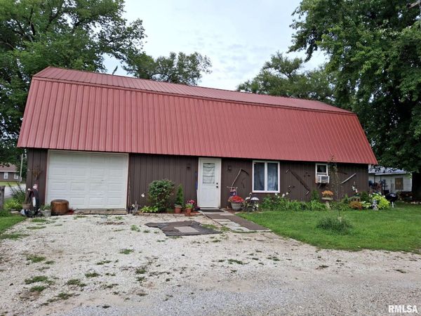 102 E 3RD Street, Bath, IL 62617