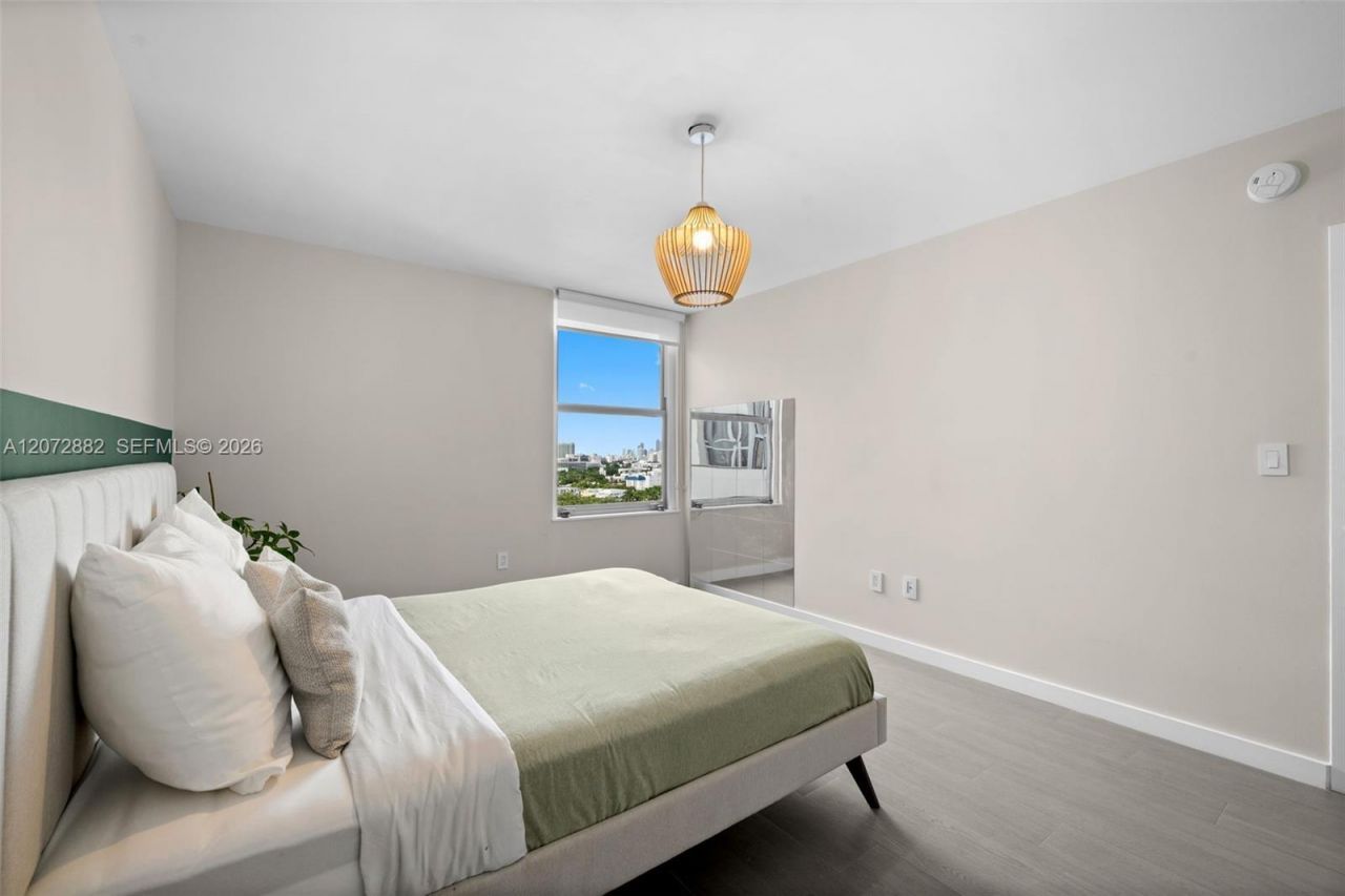 2899 Collins Ave, Unit 1624, Miami Beach, FL 33140 Photo