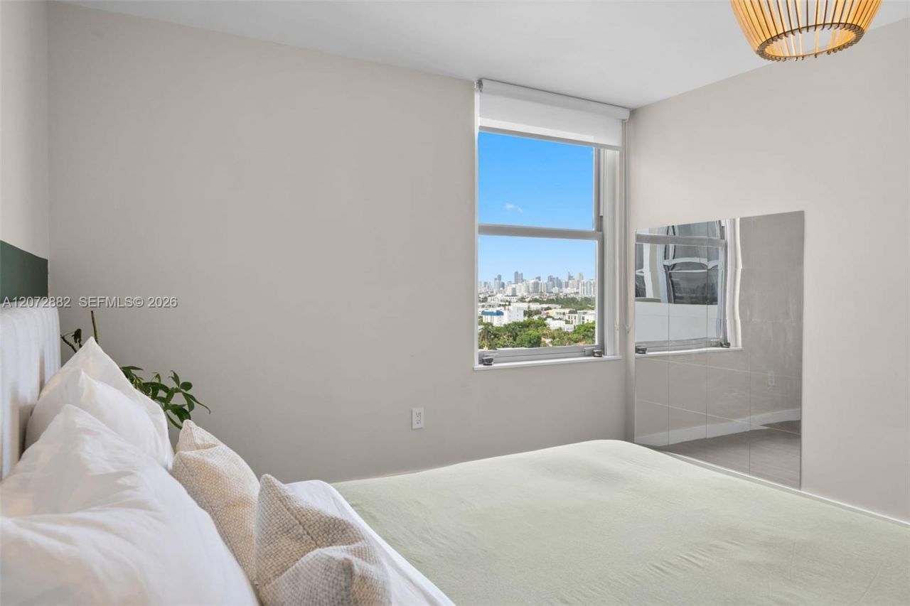 2899 Collins Ave, Unit 1624, Miami Beach, FL 33140 Photo