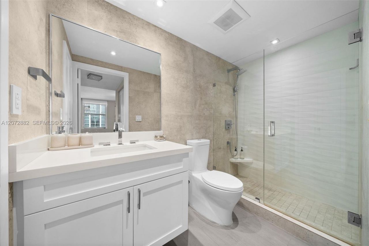 2899 Collins Ave, Unit 1624, Miami Beach, FL 33140 Photo