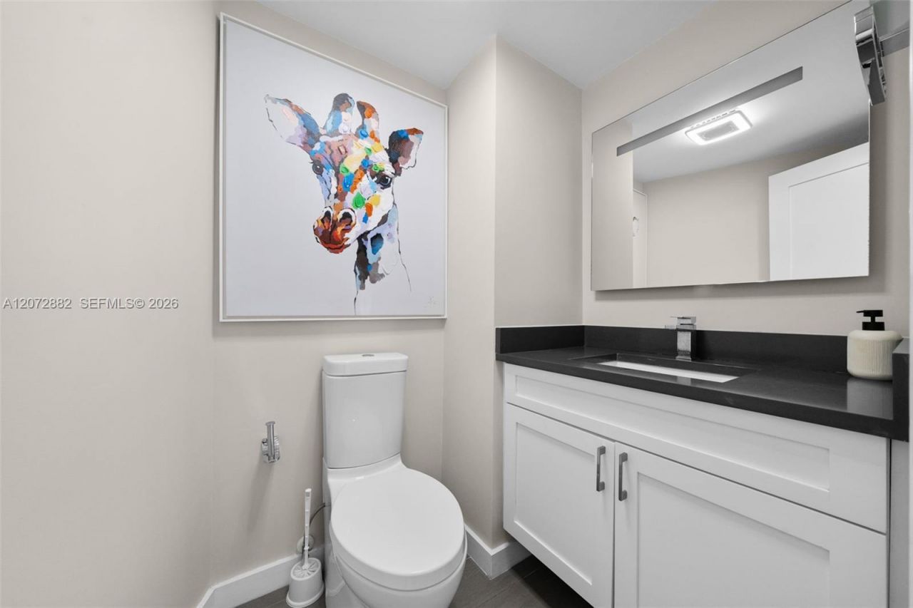 2899 Collins Ave, Unit 1624, Miami Beach, FL 33140 Photo