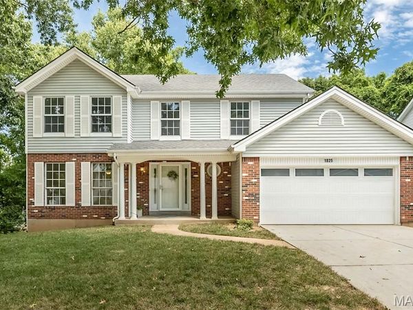 1825 Locks Mill Drive, Fenton, MO 63026
