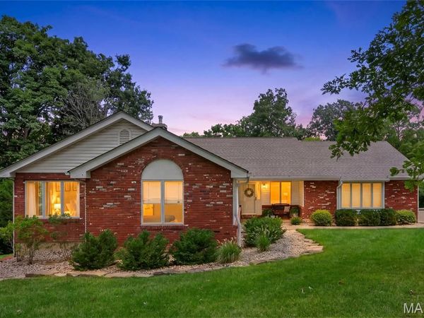 29 Greenview Drive, Defiance, MO 63341