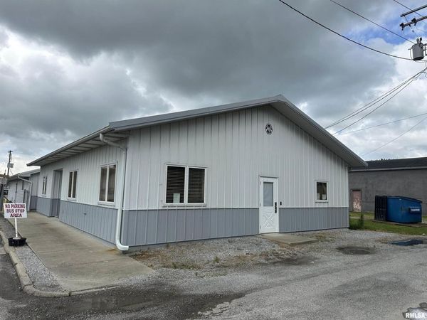 104 N Short Street , West Frankfort, IL 62896