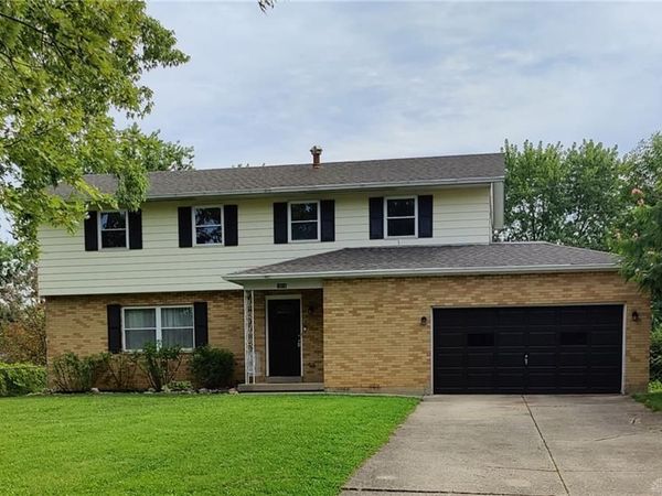 1016 Deer Creek Circle, West Carrollton, OH 45449