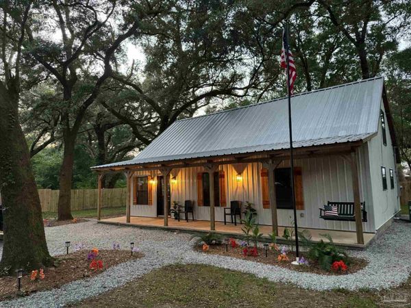 5680 Nicholas St, Pensacola, FL 32526