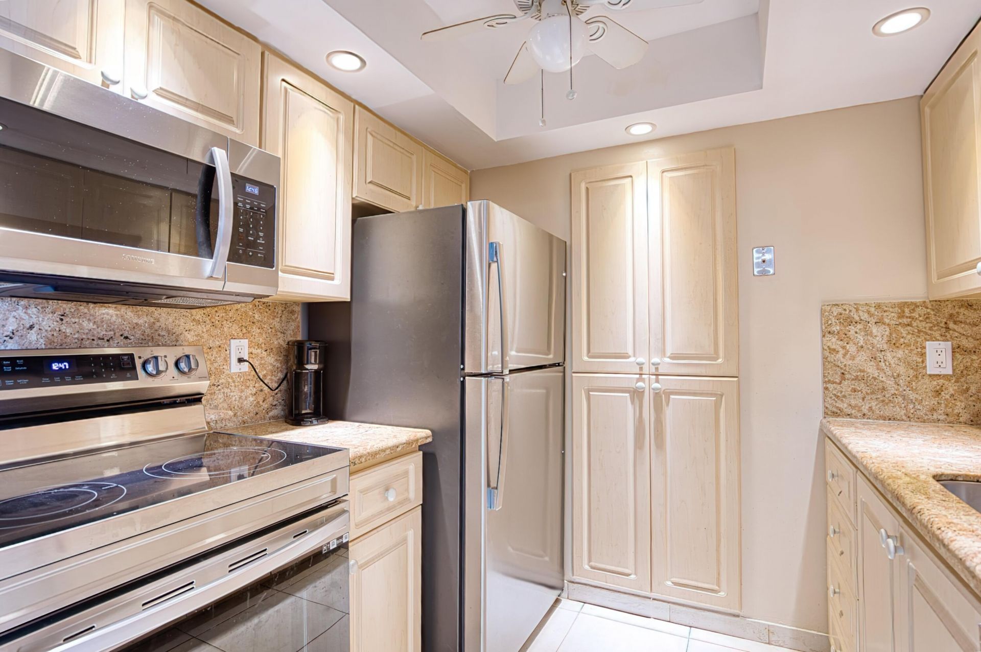 111 Briny Avenue, Unit 27-12, Pompano Beach, FL 33062 Photo