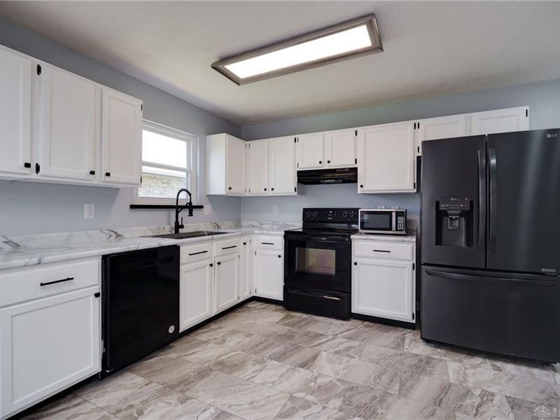 6214 Shull Road, Huber Heights, OH 45424 Photo 8