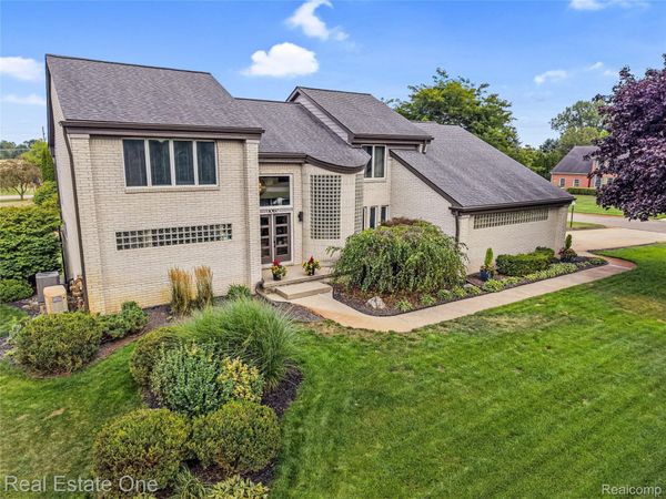 10137 Devonshire Drive, Green Oak Township, Mi 48178