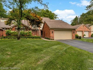 24138 Bingham Pointe Drive, Bingham Farms Village, Mi 48025