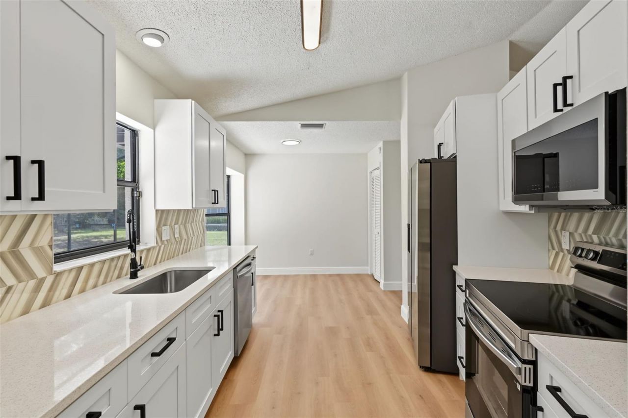 3040 Bayshore Drive, Spring Hill, FL 34608 Photo